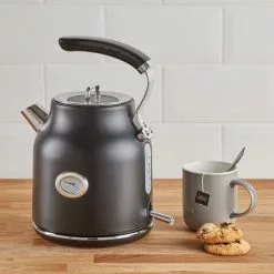 Dunelm Retro 1.7L 3KW Matt Black Kettle