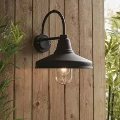 Vogue Lighting Vogue America Outdoor Wall Light