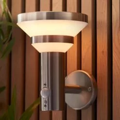 Vogue Lighting Vogue Leif Outdoor Solar PIR Wall Light